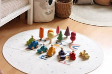 Load image into Gallery viewer, Skandico Peg People and Cars Set