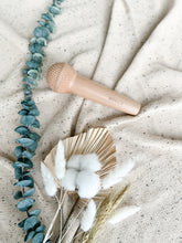 Load image into Gallery viewer, Músico Wooden Microphone